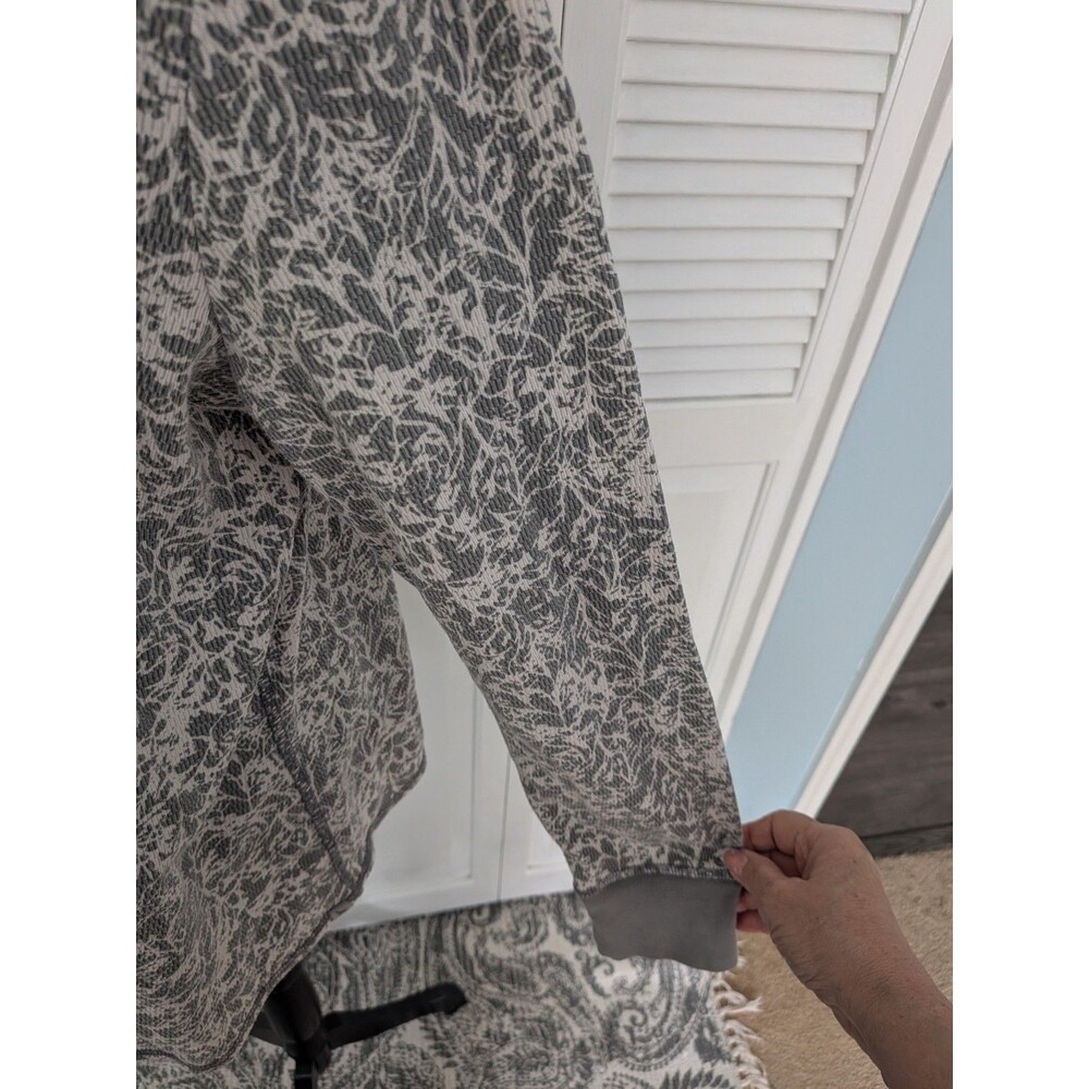 Eddie Bauer Outdoor Top Womens 2XL French Terry Sweatshirt Cool Grey Floral Norm - Picture 5 of 13